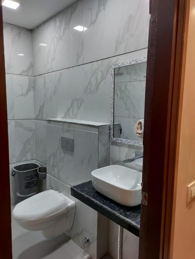 Hotel Luxuria Лудхиана Экстерьер фото