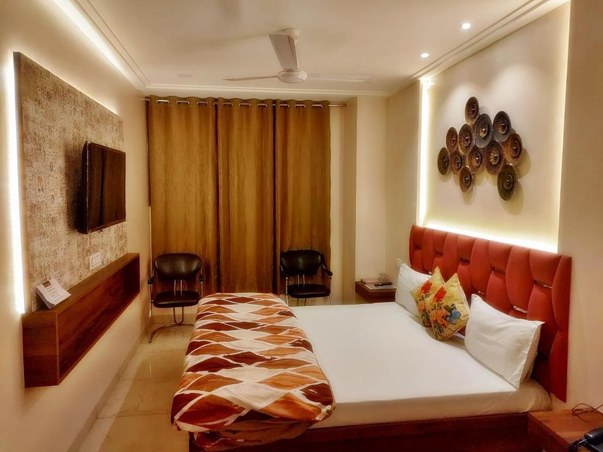 Hotel Luxuria Лудхиана Экстерьер фото