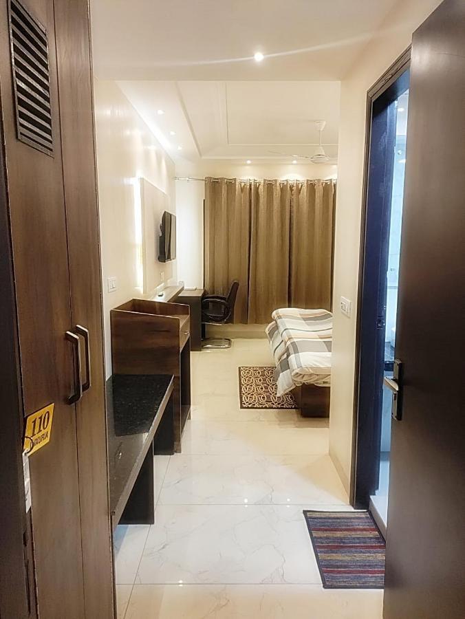 Hotel Luxuria Лудхиана Экстерьер фото