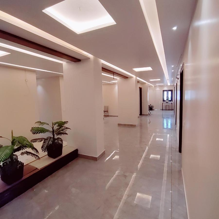 Hotel Luxuria Лудхиана Экстерьер фото