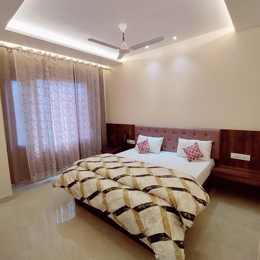 Hotel Luxuria Лудхиана Экстерьер фото