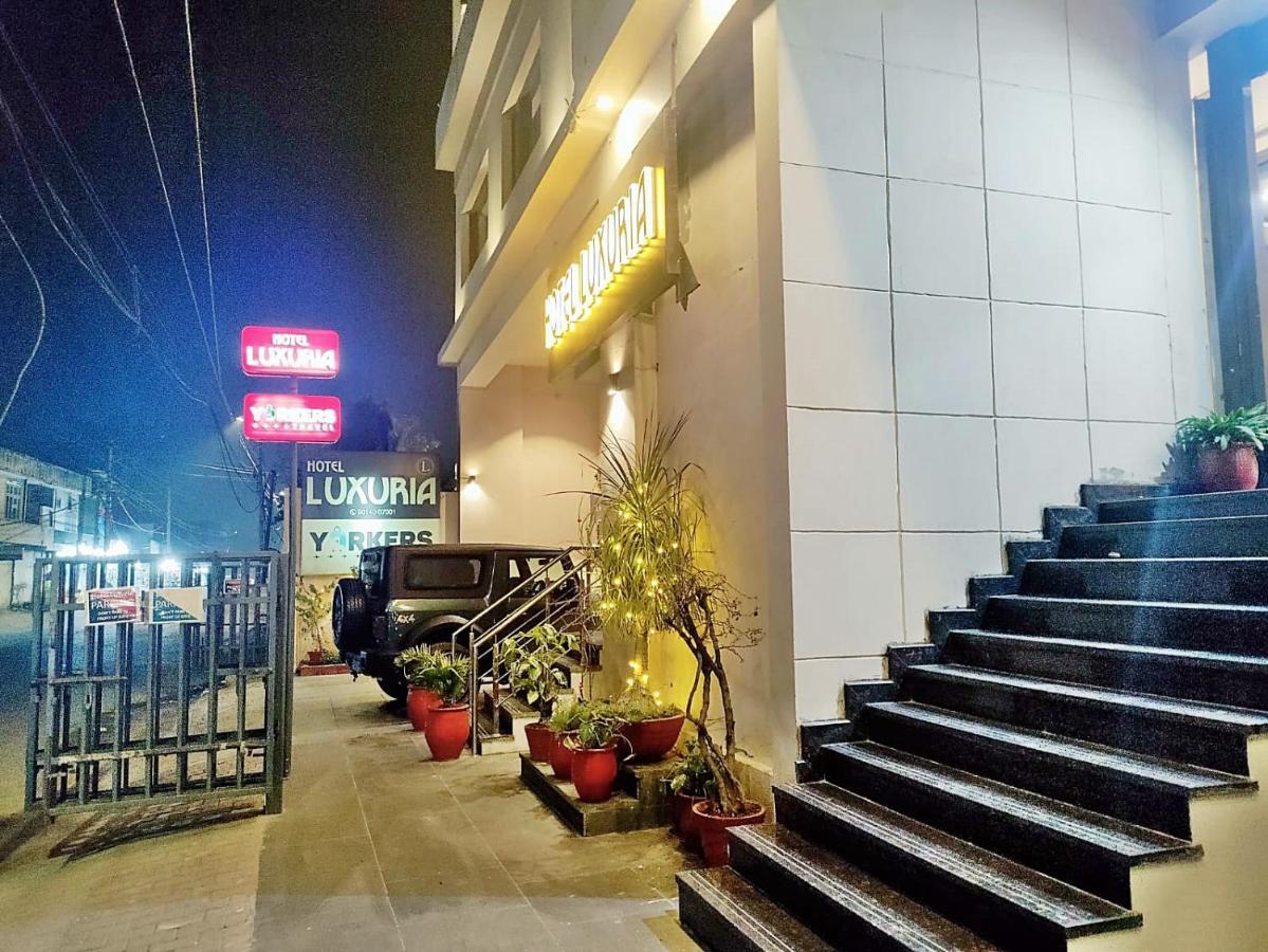 Hotel Luxuria Лудхиана Экстерьер фото
