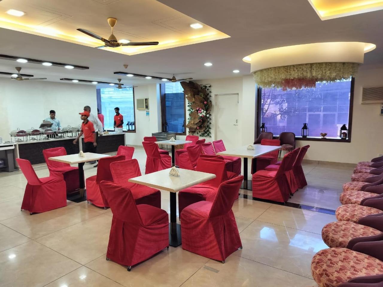 Hotel Luxuria Лудхиана Экстерьер фото