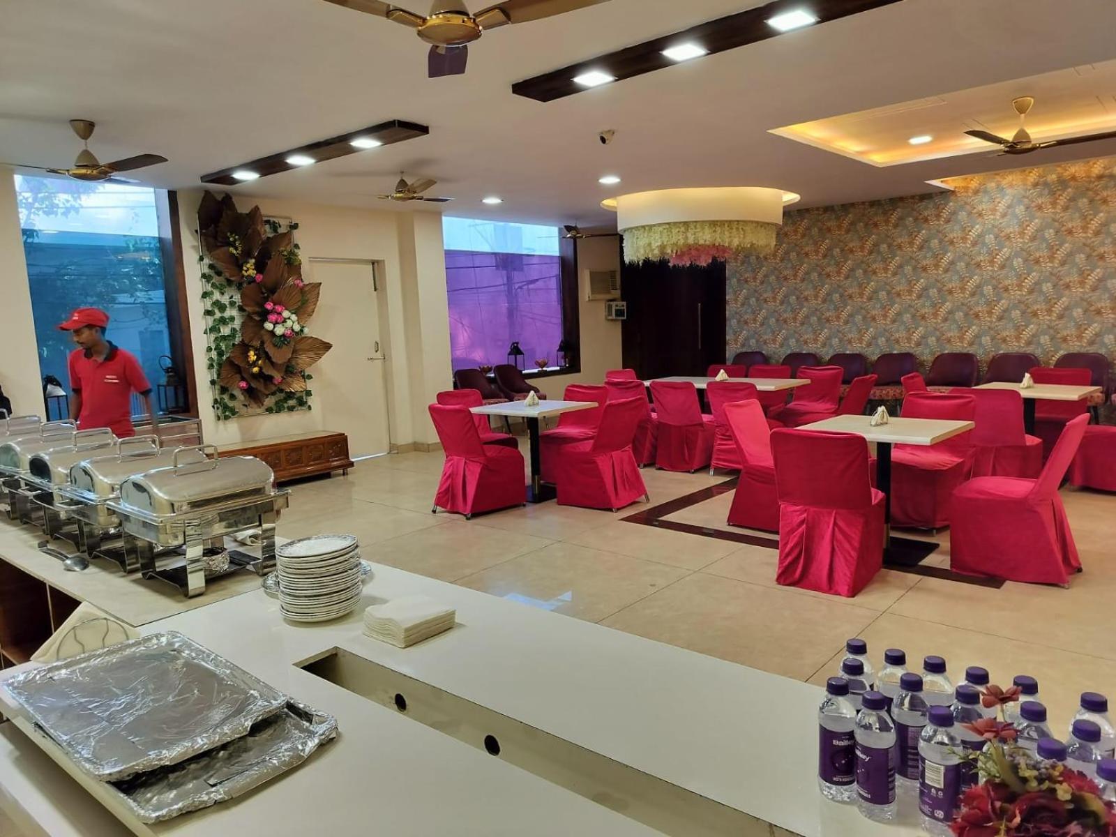 Hotel Luxuria Лудхиана Экстерьер фото